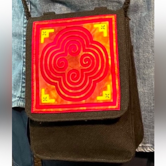 Hmong Elephant” Foot Pattern Crossbody Bag - Picture 13 of 13